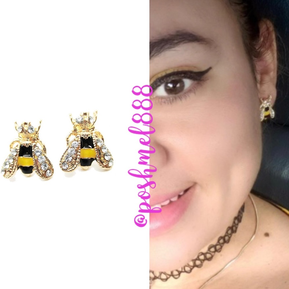 Like Bees🐝to Honey🍯Super Cute Delicate Bumblebee Stud Earrings - Picture 11 of 13